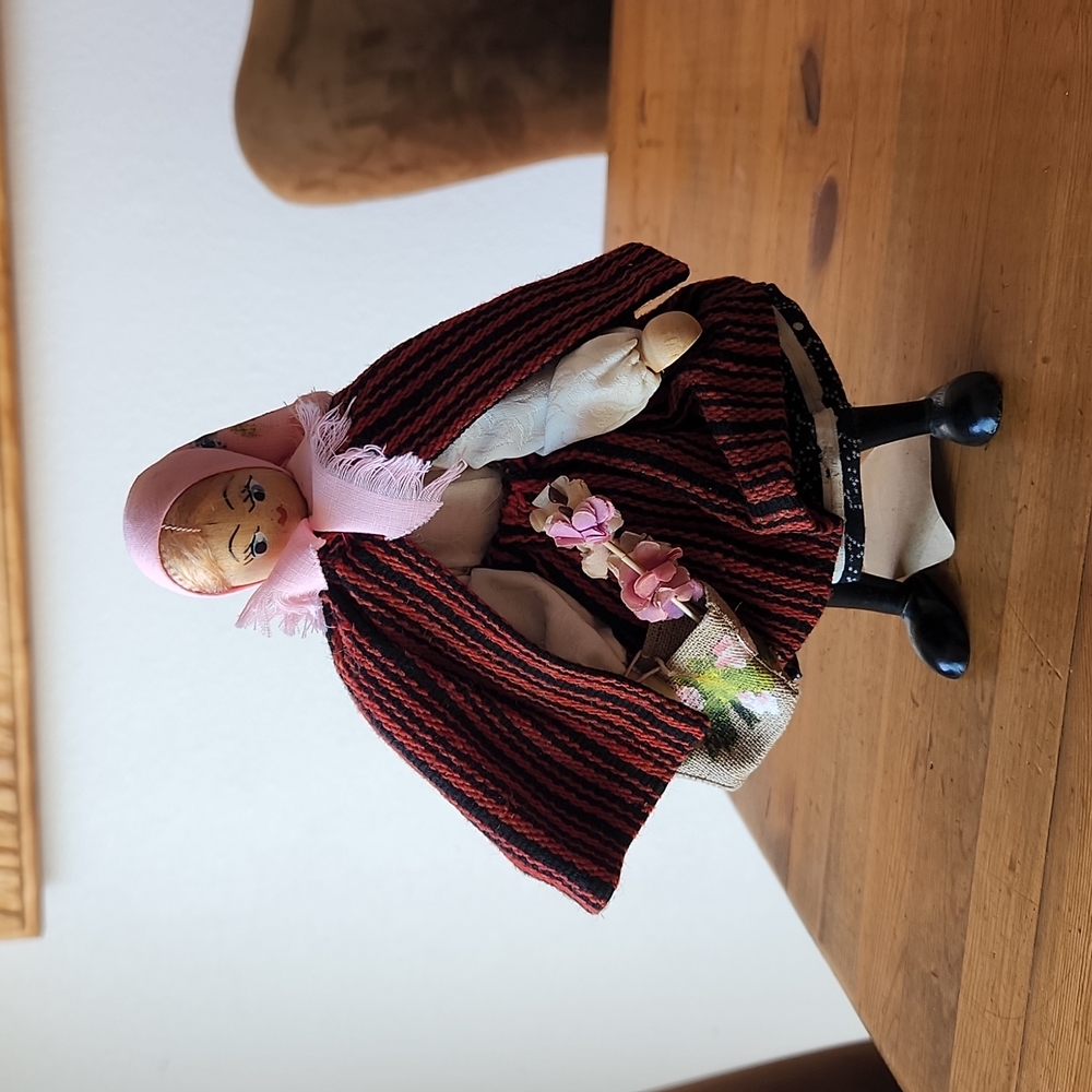 Vintage New Wooden Gromada Peasant Doll from Poland Handmade Cape Dress Bag 8.25